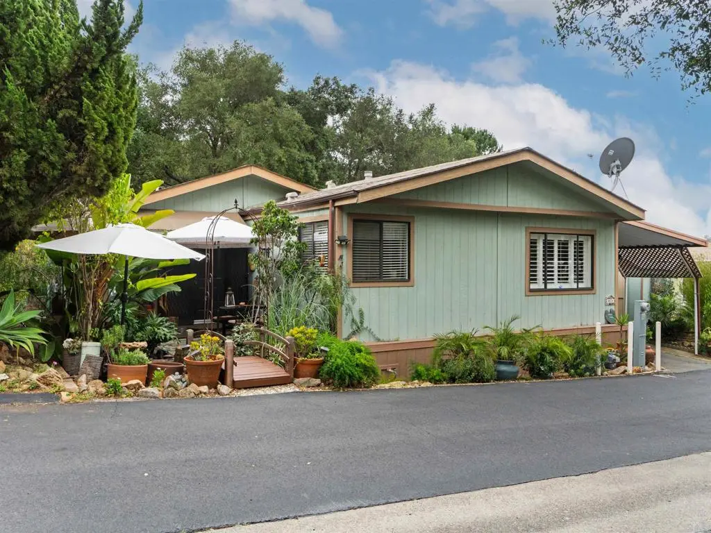 4747 Oak Crest Road 87, Fallbrook, CA — listing photo 1
