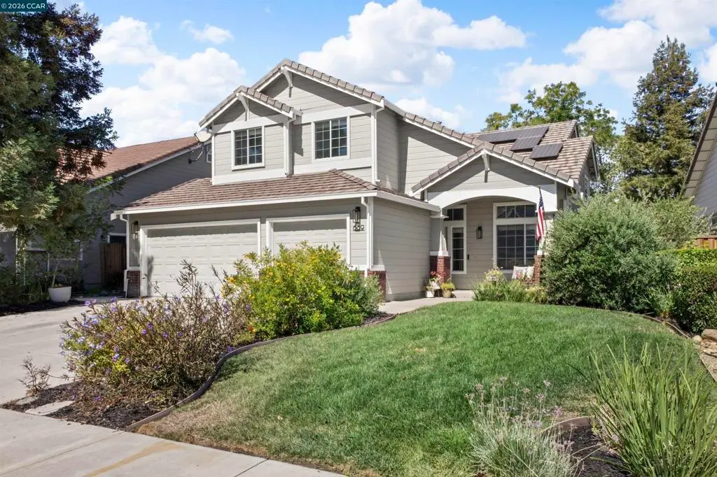 Single Family Residence for sale at 689 Summerwood Dr, Brentwood, CA featuring 4 beds and 3 baths