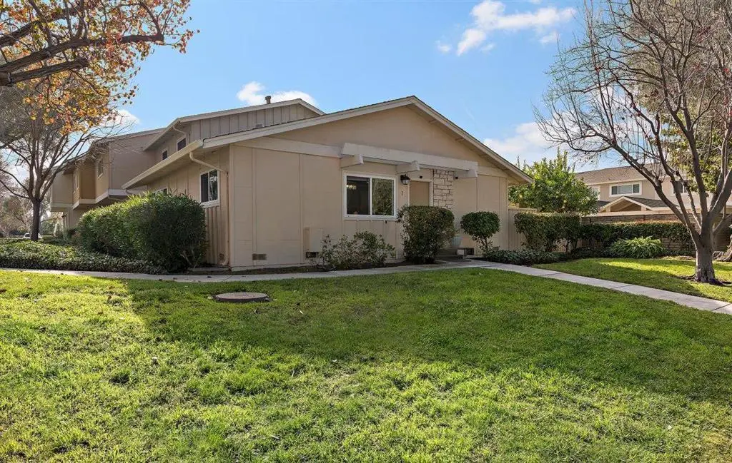 1 Comstock Queen Court, Mountain View, CA — listing photo 1