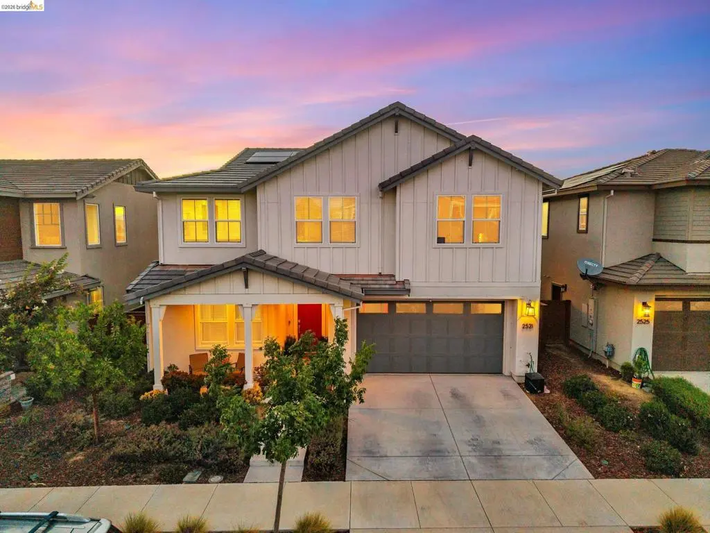 Single Family Residence for sale at 2521 Elan Pl, Fairfield, CA featuring 5 beds and 3 baths