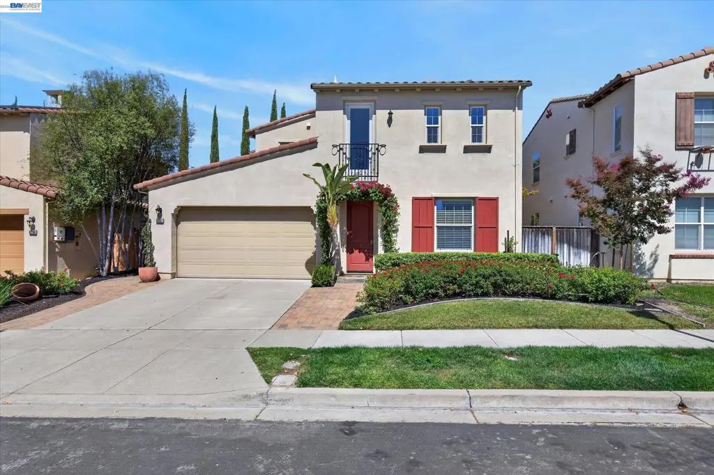Single Family Residence for sale at 8307 Saturn Park Dr, San Ramon, CA featuring 4 beds and 3 baths
