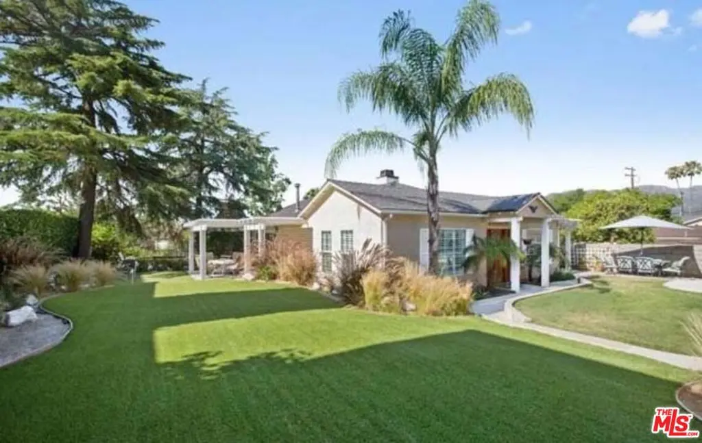 2340 Caldero, Montrose, CA — listing photo 1