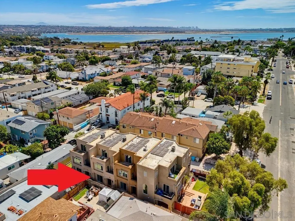 4279 Lamont, San Diego, CA — listing photo 1