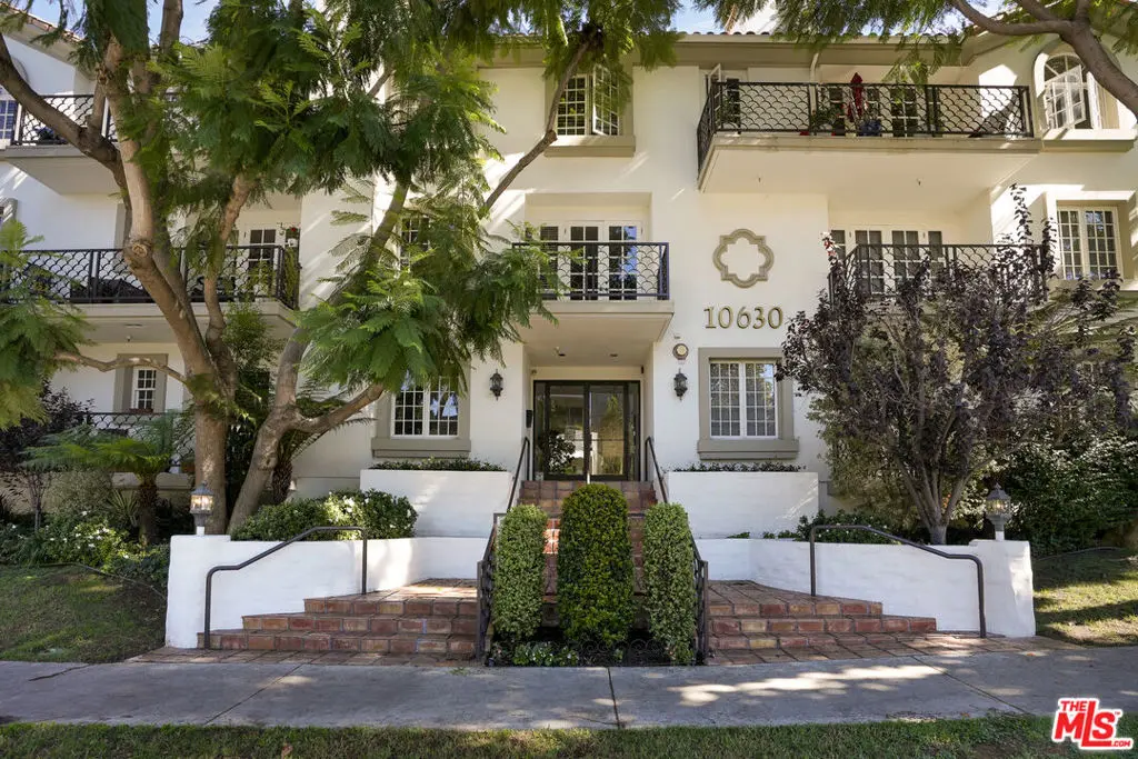 Condominium for sale at 10630 Eastborne Avenue 306, Los Angeles, CA featuring 3 beds and 3 baths