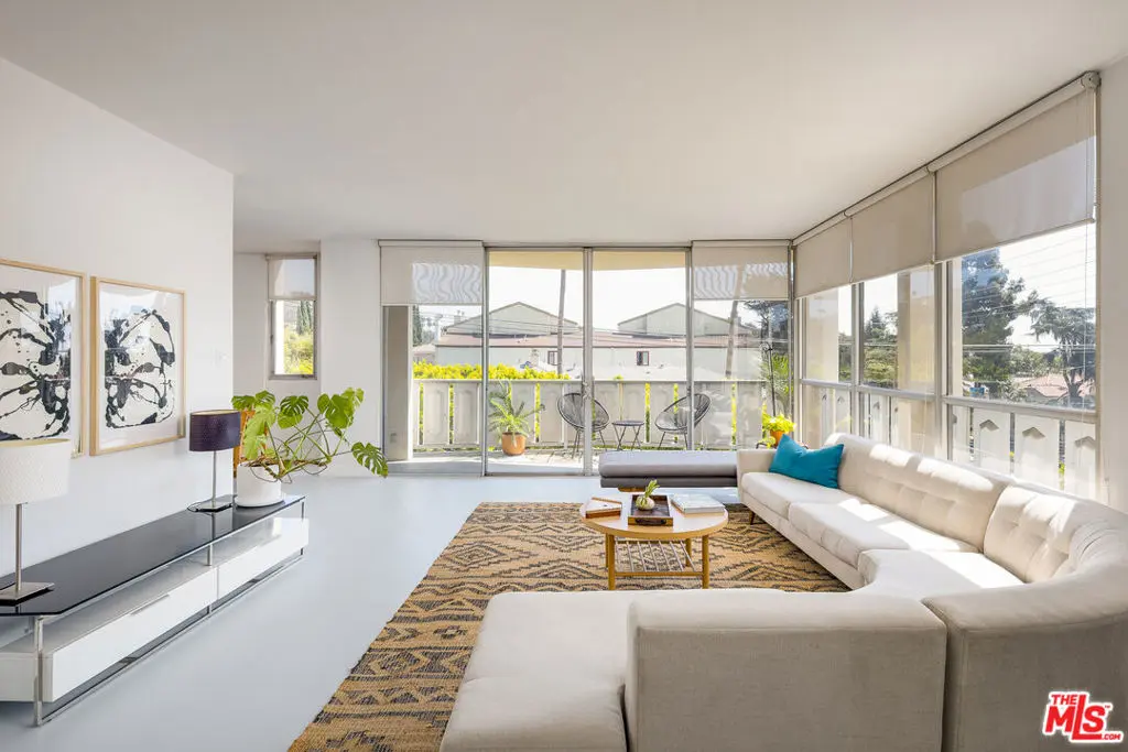 Condominium for sale at 4411 Los Feliz Boulevard 307, Los Angeles, CA featuring 1 bed and 1 bath