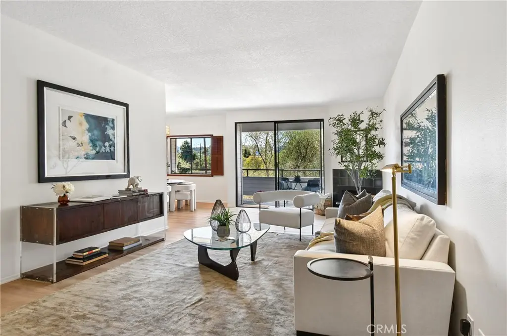 13331 Moorpark 223, Sherman Oaks, CA — listing photo 1