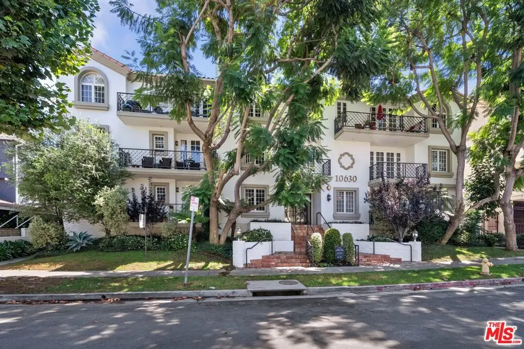 Condominium for sale at 10630 Eastborne Avenue 103, Los Angeles, CA featuring 2 beds and 2 baths