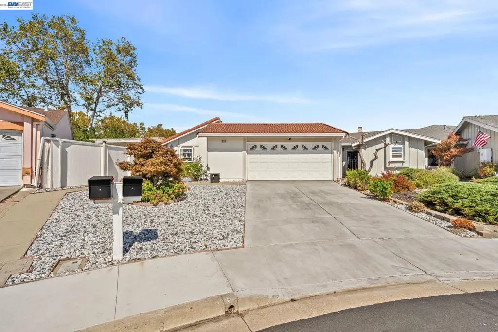 Single Family Residence for sale at 2106 Grackle Ct, Union City, CA featuring 4 beds and 2 baths