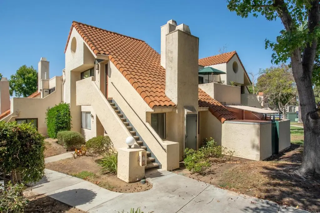 321 N Melrose Drive B, Vista, CA — listing photo 1