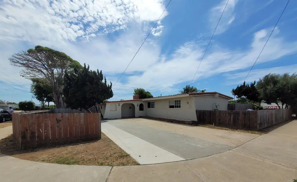 1402 10th Street, Imperial Beach, CA — listing photo 1