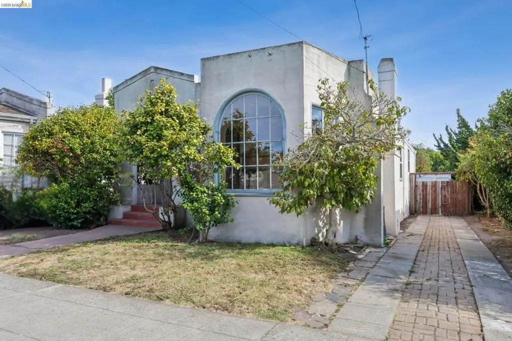 Single Family Residence for sale at 2144 Oregon St, Berkeley, CA featuring 3 beds and 1 bath