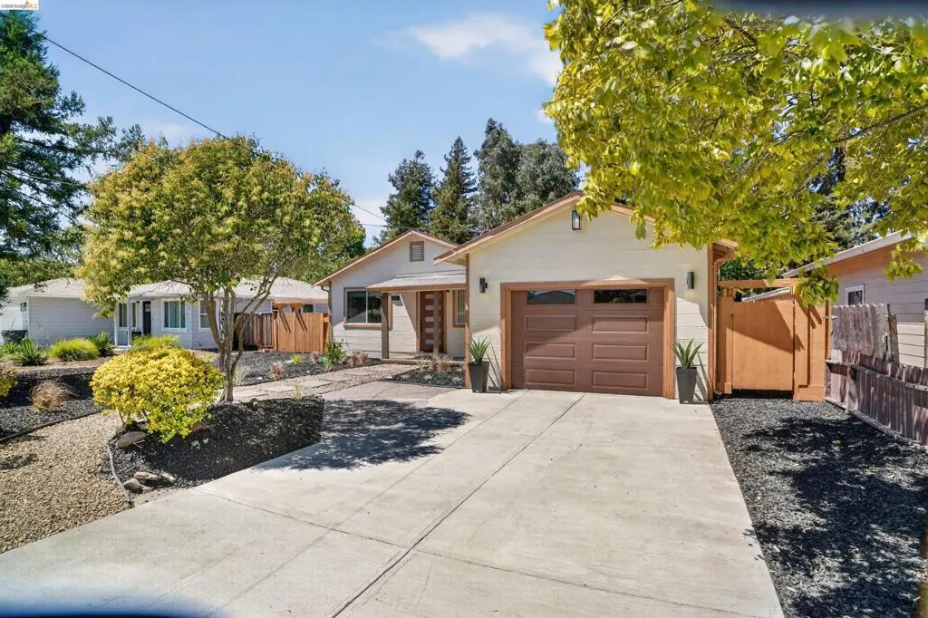 Single Family Residence for sale at 212 Babette Ct, Pleasant Hill, CA featuring 3 beds and 2 baths