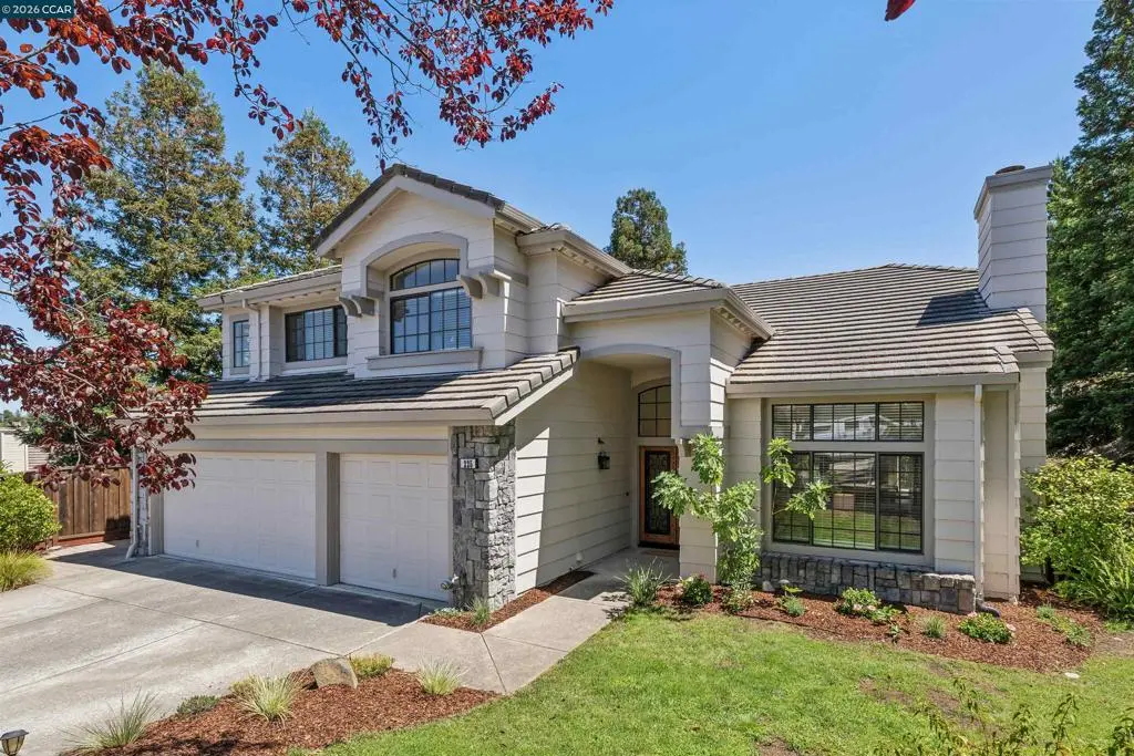 Single Family Residence for sale at 225 Valley Glen Ln, Martinez, CA featuring 5 beds and 3 baths
