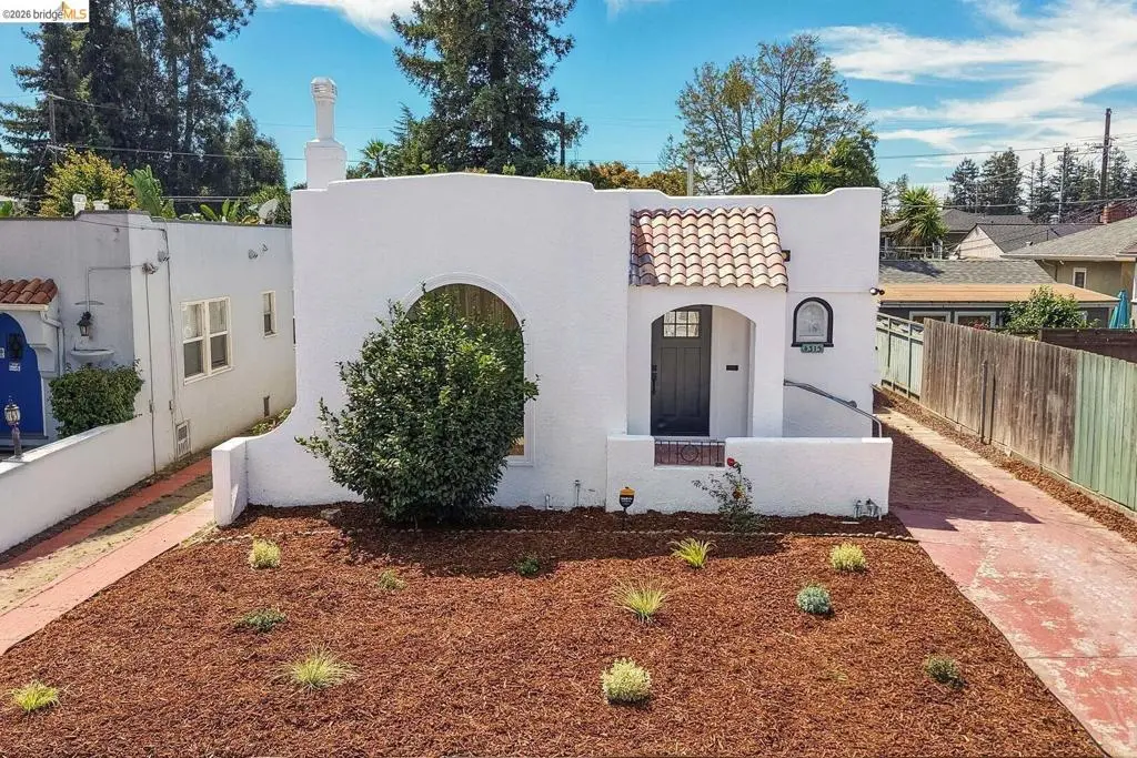 Single Family Residence for sale at 4315 Fleming AVE, Oakland, CA featuring 2 beds and 1 bath