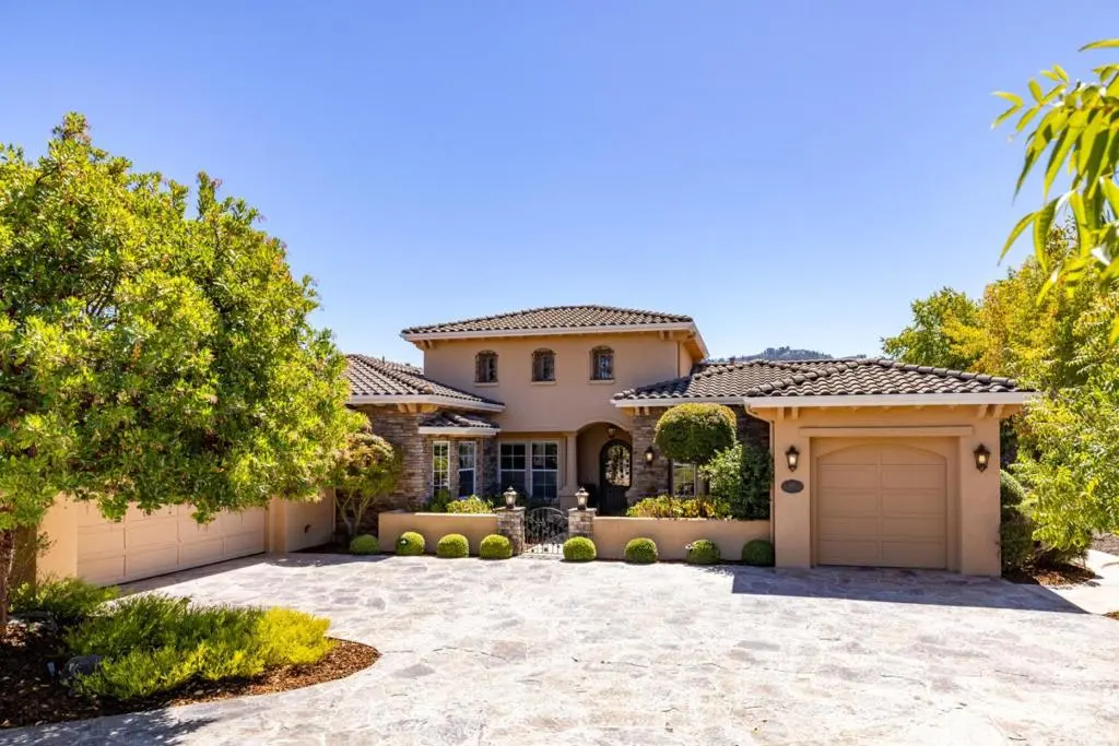 405 Estrella D'Oro, Monterey, CA — listing photo 1