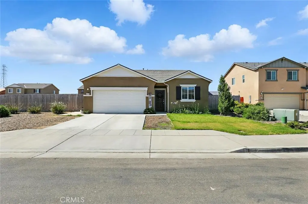Single Family Residence for sale at 1985 Alma Court, Chowchilla, CA featuring 3 beds and 2 baths