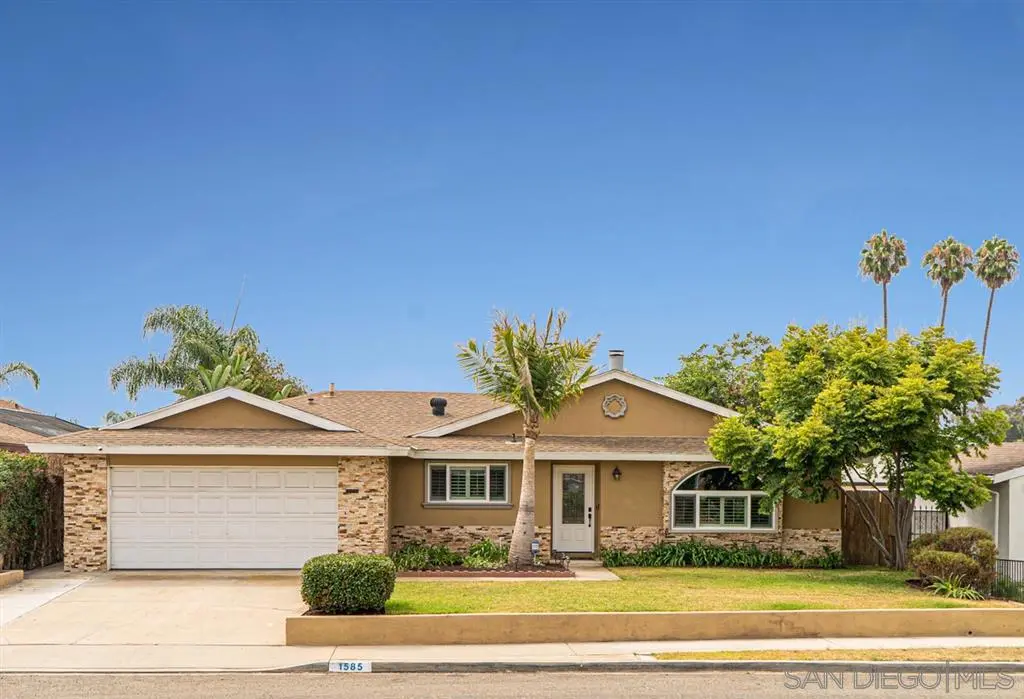 Single Family Residence for rent at 1585 Ionian St, San Diego, CA featuring 4 beds and 2 baths
