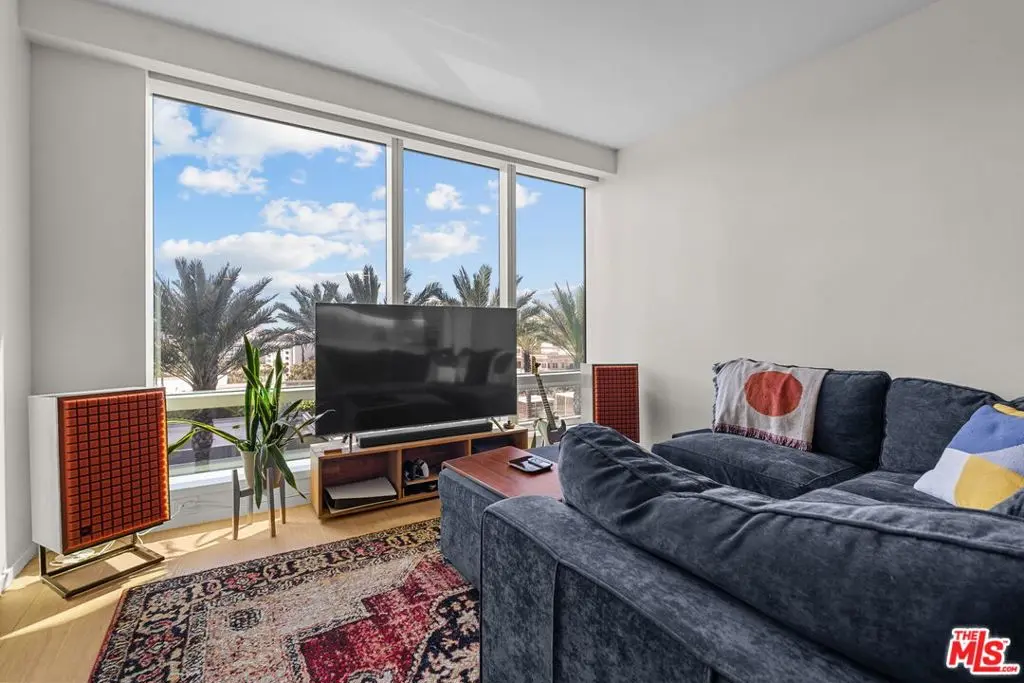 Condominium for sale at 877 Francisco Street 1112, Los Angeles, CA featuring 1 bed and 2 baths