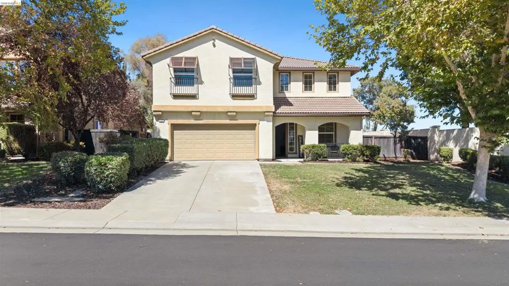 Single Family Residence for sale at 9569 California Oak Cir, Patterson, CA featuring 3 beds and 3 baths