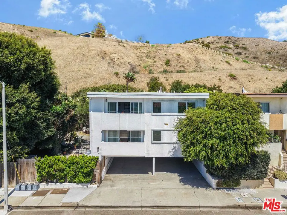 22357 Pacific Coast Highway, Malibu, CA — listing photo 1