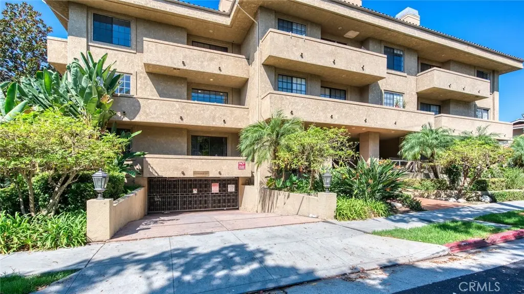 221 S Oak Knoll Avenue 202, Pasadena, CA — listing photo 1
