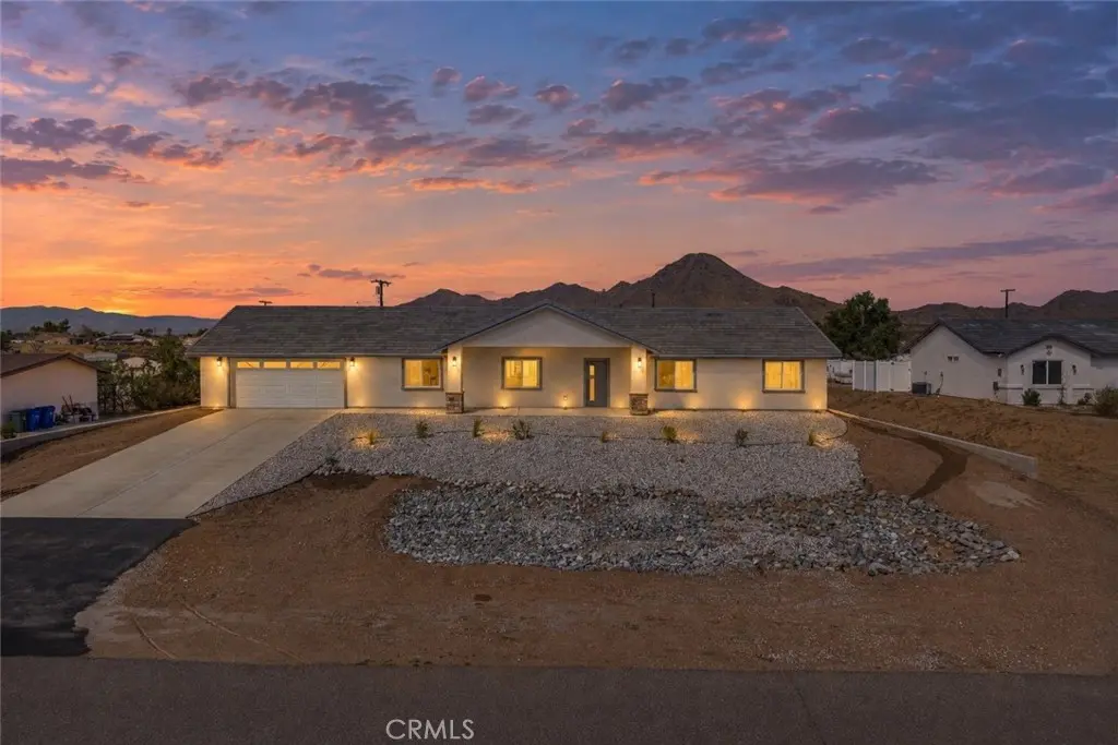 16218 Quantico Rd E, Apple Valley, CA — listing photo 1