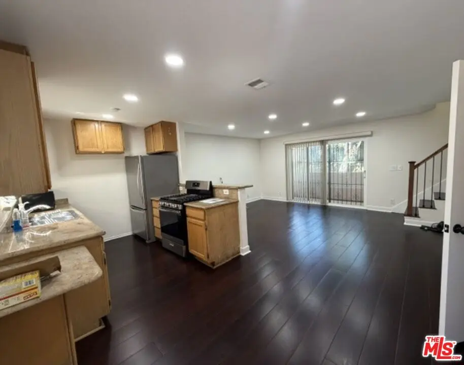 720 N Eucalyptus Avenue 106, Inglewood, CA — listing photo 1