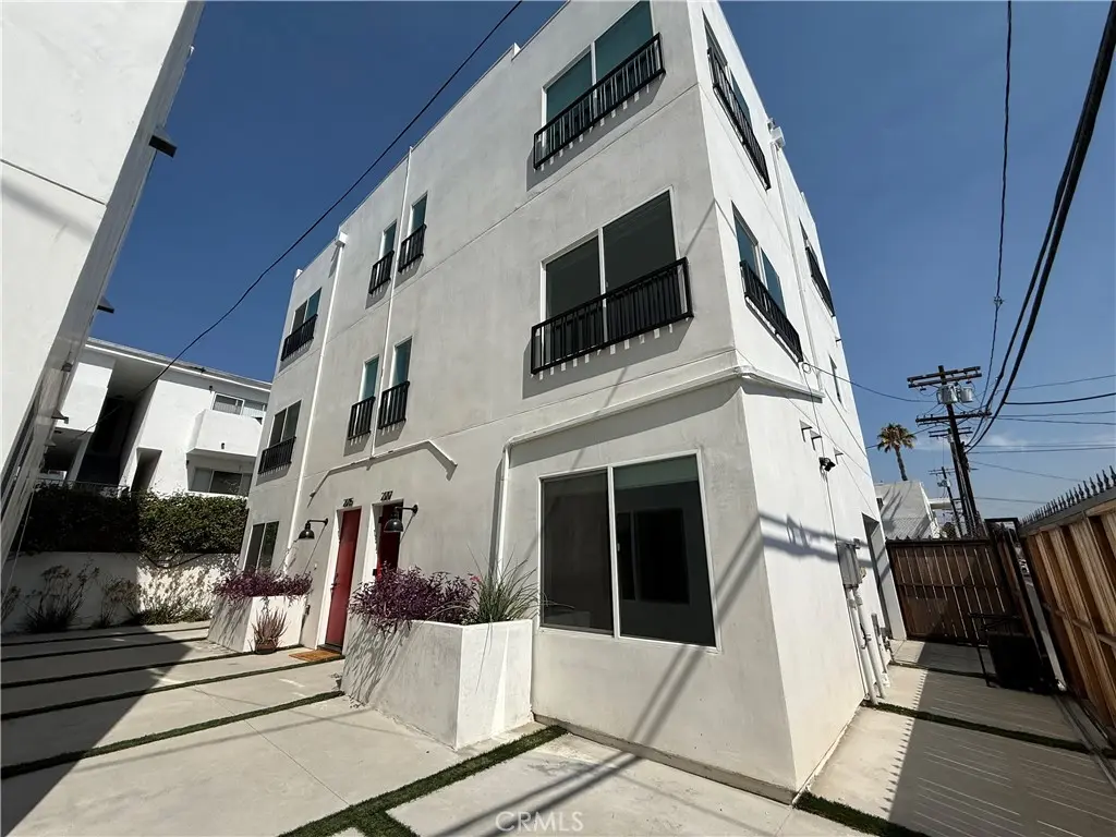 21715 Hart Street, Canoga Park, CA — listing photo 1