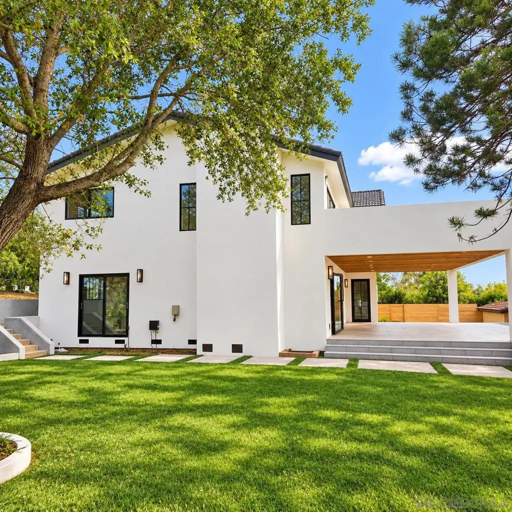2530 Foothill Dr, Vista, CA — listing photo 1
