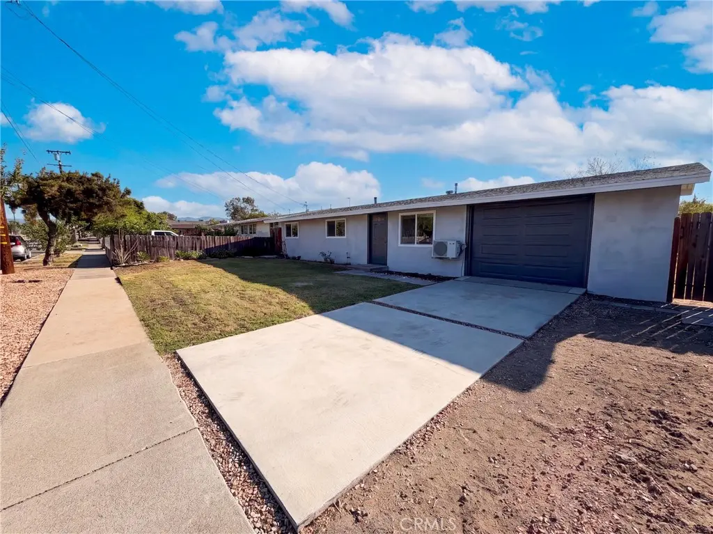 8869 Tangelo, Fontana, CA — listing photo 1