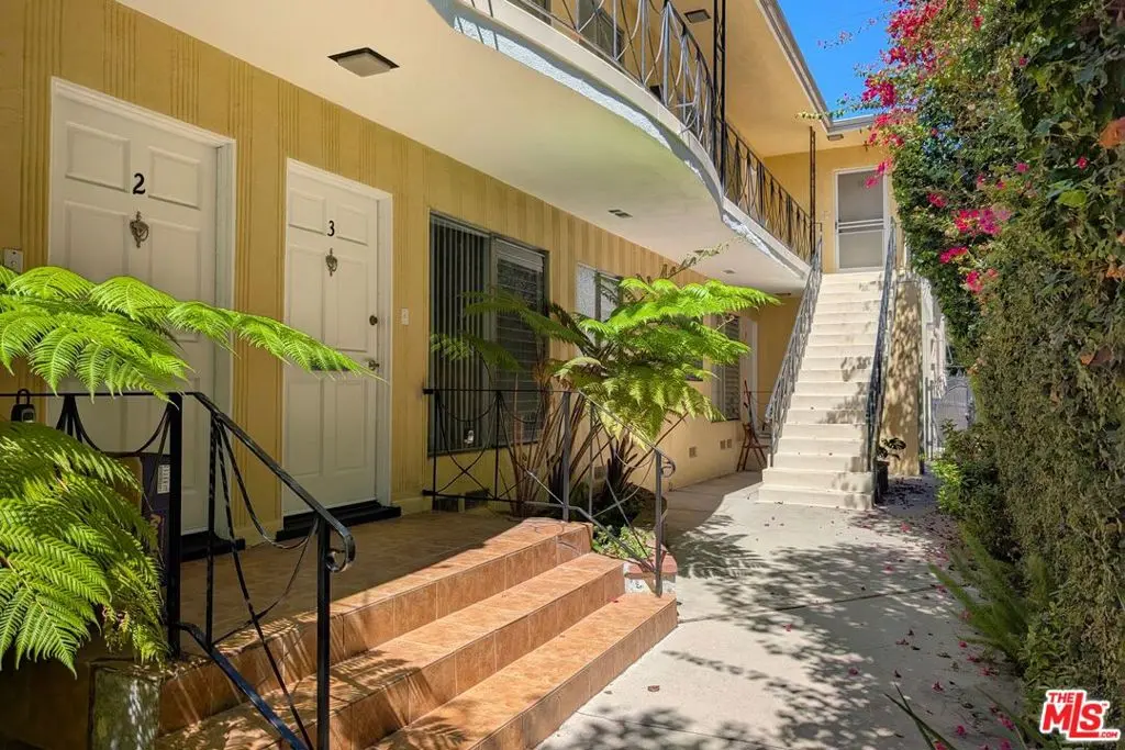 1037 11th Street 3, Santa Monica, CA — listing photo 1