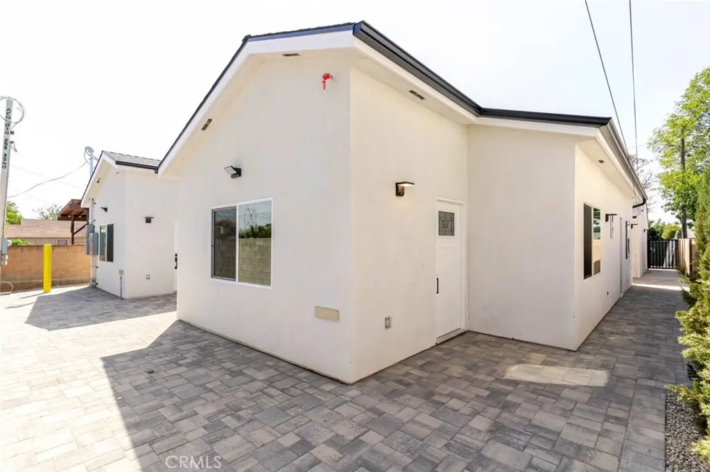 11939 Burton, North Hollywood, CA — listing photo 1