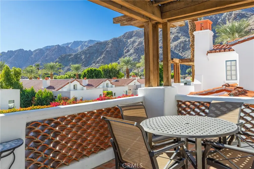 Condominium for rent at 77164 Vista Flora, La Quinta, CA featuring 1 bed and 2 baths
