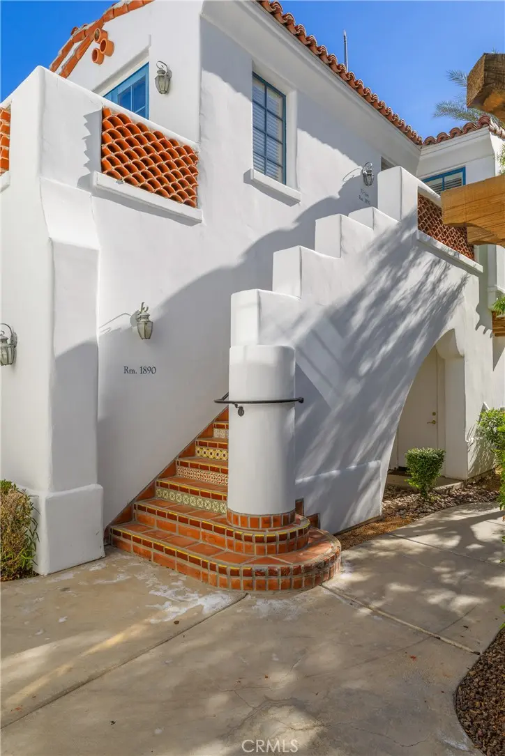 Residential Lease for rent at 77164 Vista Flora, La Quinta, Riverside County, CA featuring 1 bed and 2 baths