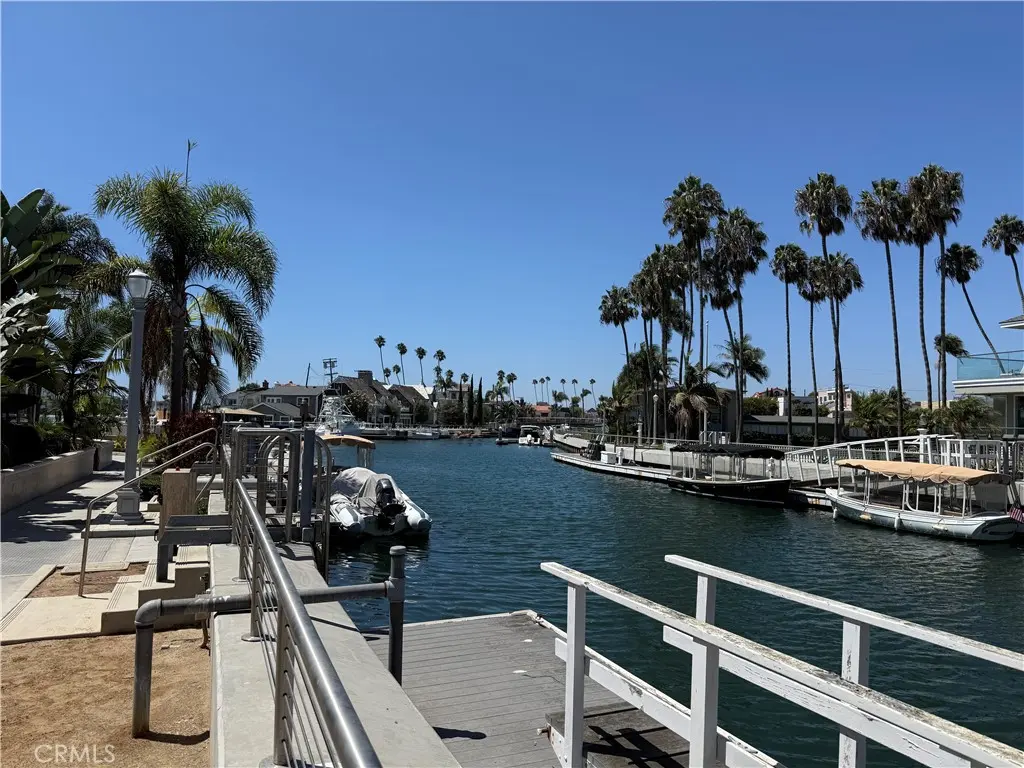 Residential Lease for rent at 219 Rivo Alto Canal, Long Beach, Los Angeles County, CA featuring 4 beds and 3 baths