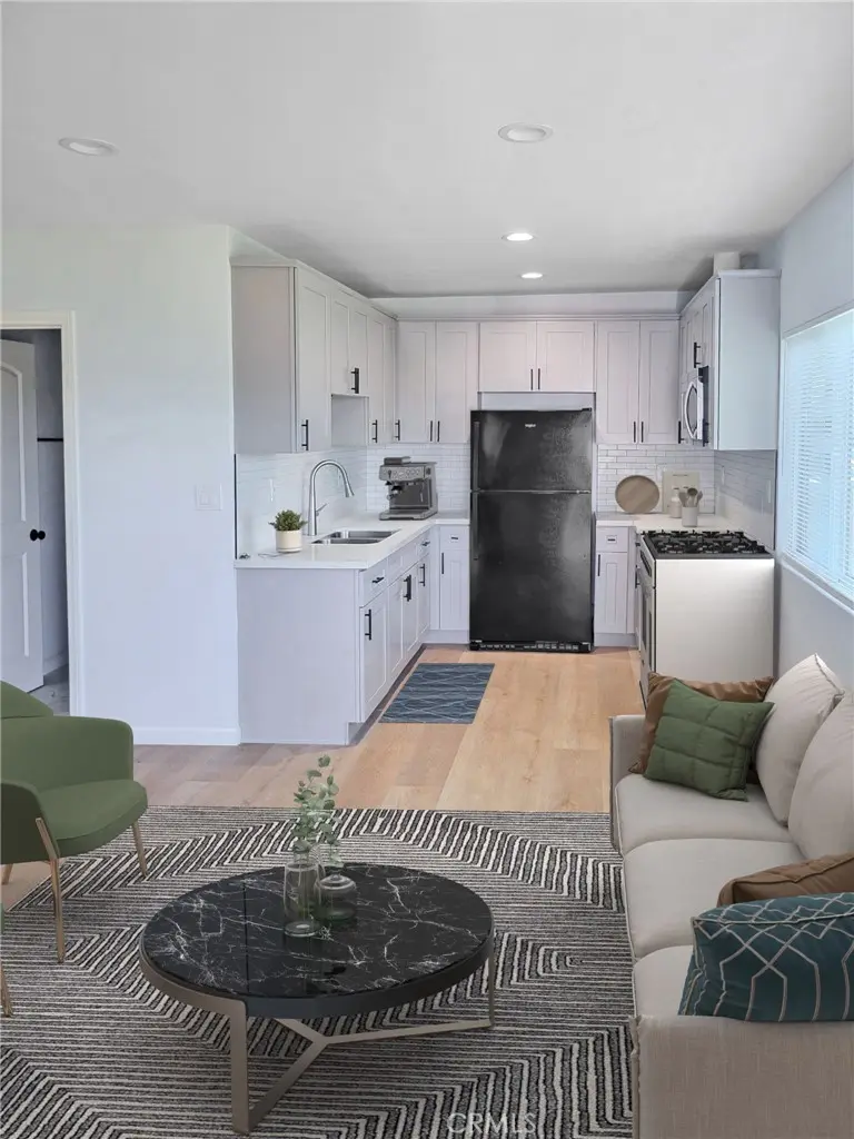 Apartment for rent at 2532 Hauser 3, Los Angeles, CA featuring 2 beds and 1 bath