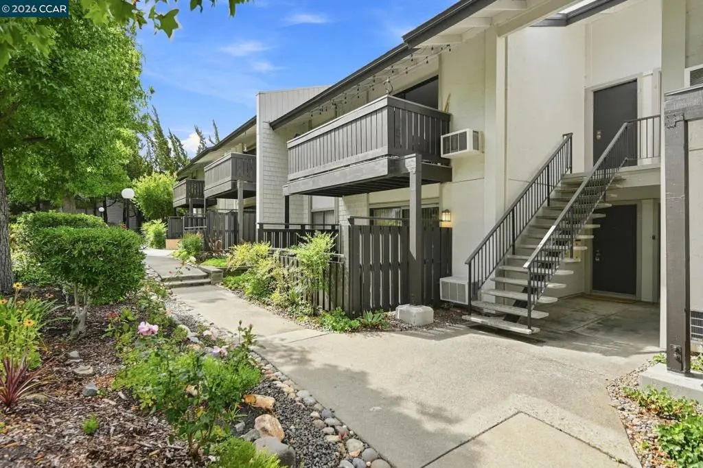 Condominium for sale at 1447 Marchbanks Dr 1, Walnut Creek, CA featuring 1 bed and 1 bath