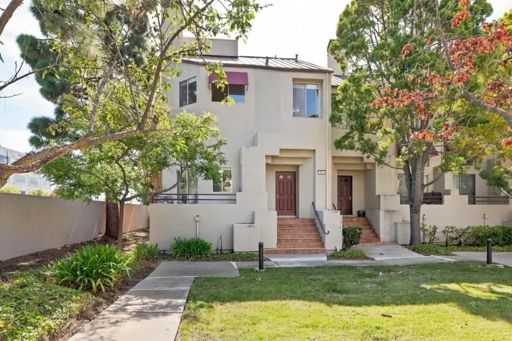 Townhouse for sale at Court Lane, Foster City, CA featuring 2 beds and 3 baths