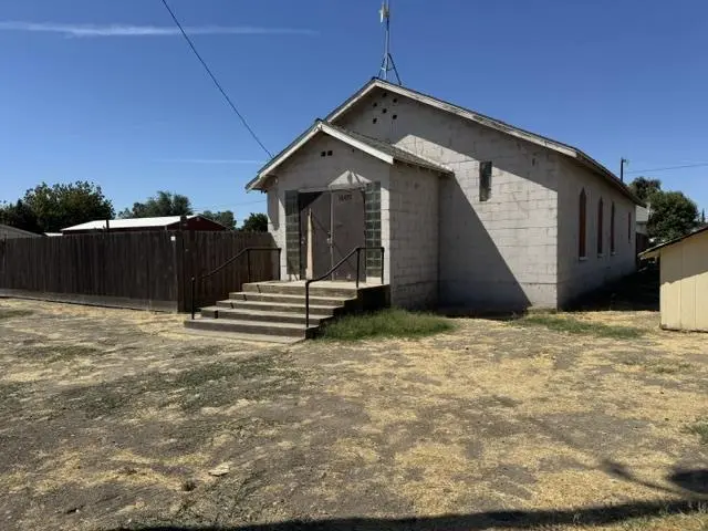 16147 S Colony Street, Dos Palos, CA — listing photo 1