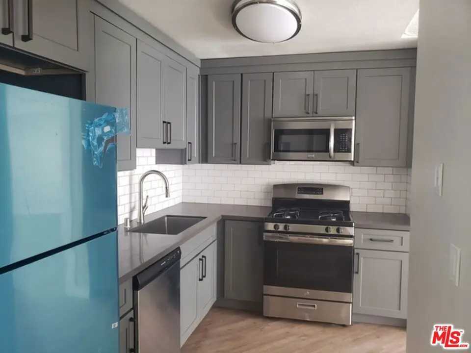 Condominium for rent at 310 S Kenmore Avenue 107, Los Angeles, CA featuring 2 beds and 1 bath