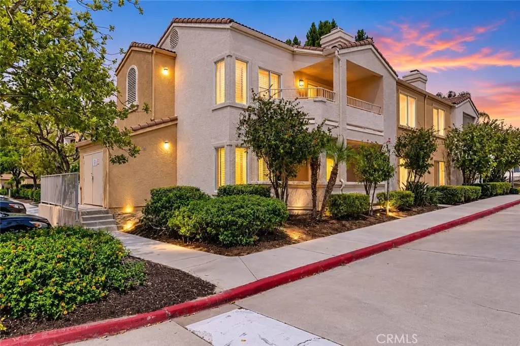 2325 Del Mar Way 108, Corona, CA — listing photo 1
