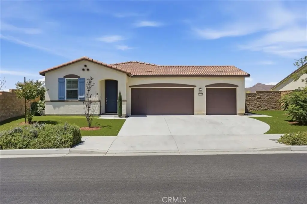 32350 Iron Trail, Winchester, CA — listing photo 1