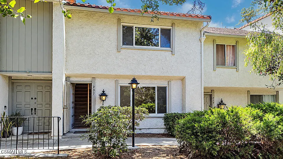 207 Green Heath Place, Thousand Oaks, CA — listing photo 1
