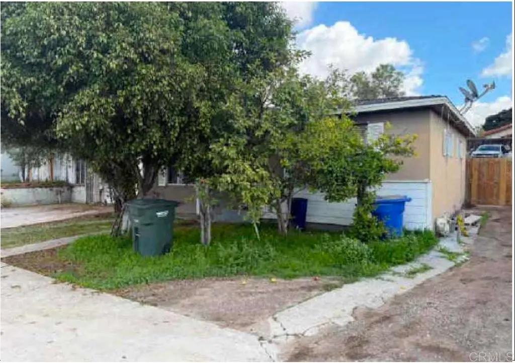 716 Civic Center Drive, Vista, CA — listing photo 1