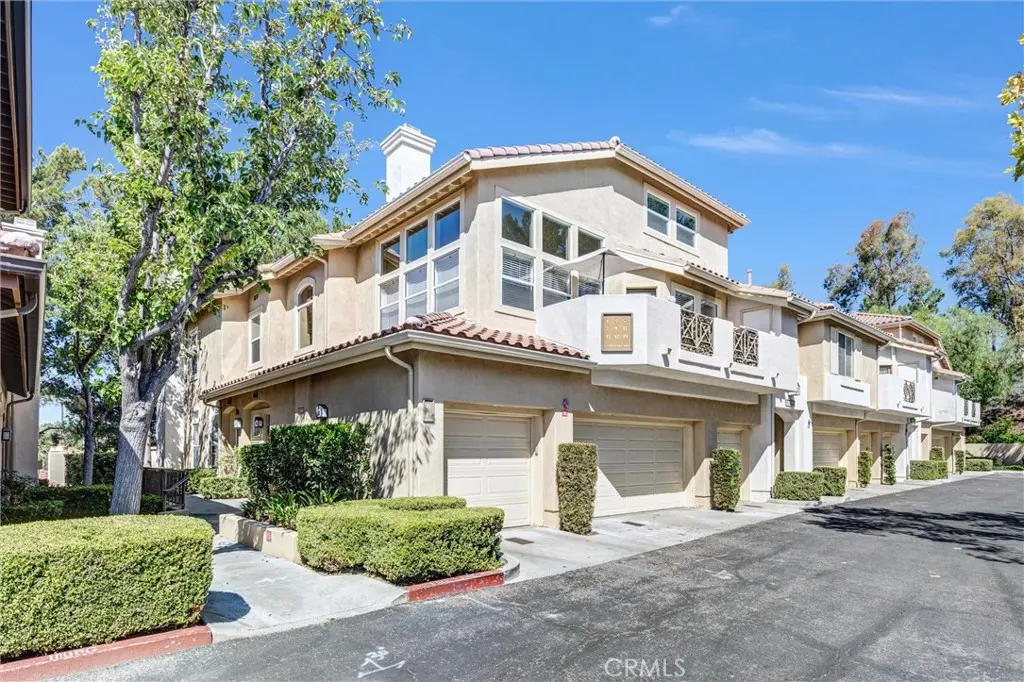 Condominium for sale at 17 Camino Del Oro 42, Rancho Santa Margarita, CA featuring 2 beds and 2 baths