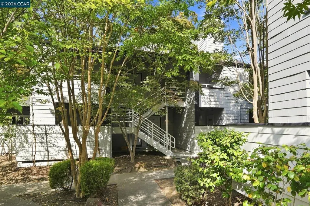Condominium for sale at 3193 Wayside Plz 25, Walnut Creek, CA featuring 1 bed and 1 bath