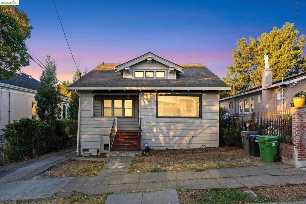 Single Family Residence for sale at 3275 Hyde, Oakland, CA featuring 5 beds and 2 baths