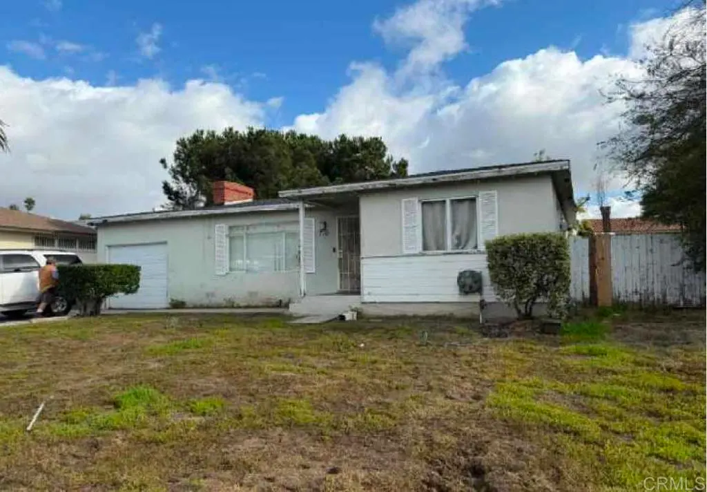 710 Civic Center Drive, Vista, CA — listing photo 1