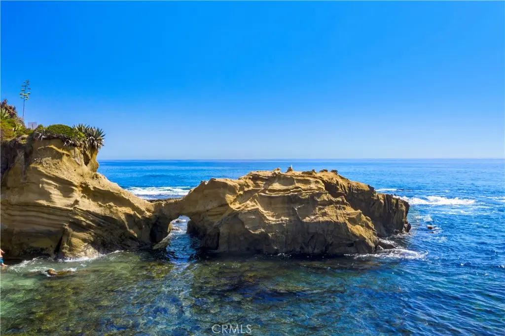 156 Pearl Street, Laguna Beach, CA — listing photo 1