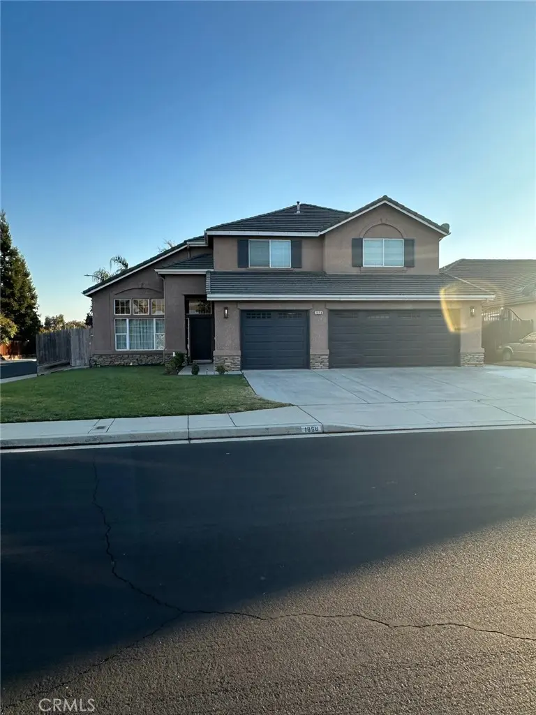 1856 Decatur, Clovis, CA — listing photo 1